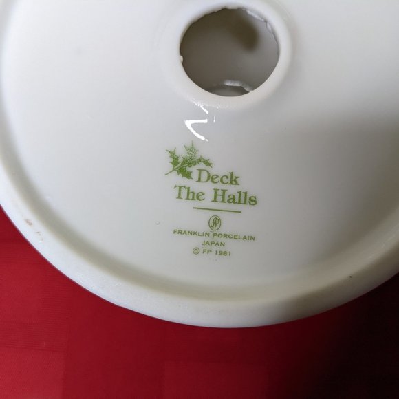 Vintage "Deck The Halls" pair of Candlestick holders by Franklin Porcelain - Picture 5 of 6